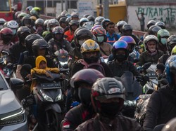 Pelabuhan Merak Mulai Kedatangan Pemudik Bermotor dari Sumatera