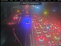 Lalin di Km 47 Tol Japek Arah Jakarta Jelang Contraflow Padat