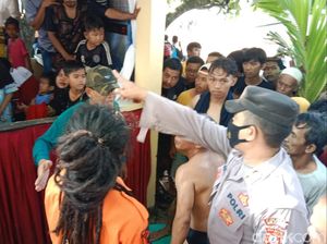 5 Warga Depok Tergulung Ombak Cibuaya, 1 Orang Tewas