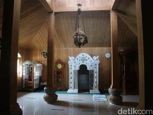 Menengok Masjid di Puncak Gunung Muria, Jejak Penyebaran Islam di Kudus