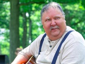 Bintang Friends, Mike Hagerty Meninggal Dunia di Usia 67 Tahun