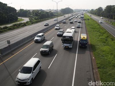 One Way Tol Japek Km 47-Km 3 Ramai Lancar