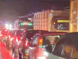 Arus Balik Padat, Ribuan Kendaraan Merayap di Jalinsum Batubara