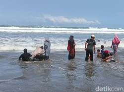 Fakta dan Sejarah Pantai Parangtritis Yogyakarta