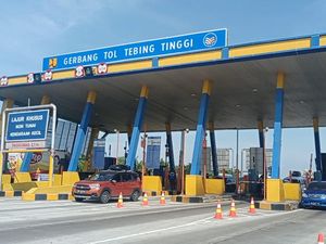 Antisipasi Kepadatan, Petugas Siap Tambah Pintu Masuk Tol Antisipasi Kepadatan, Petugas Siap Tambah Pintu Masuk Tol