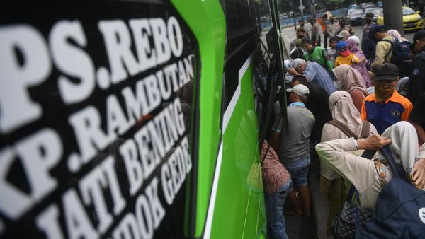 Suasana Terkini Arus Balik di Terminal Kampung Rambutan