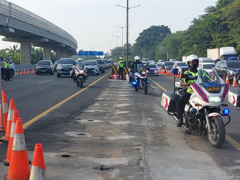 Imbas One Way Tol Jakarta-Cikampek, Lalin Sejumlah Ruas Jalan Dialihkan