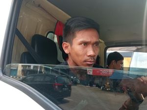 Sopir Truk Ngeluh Kena Macet 4 Jam di Jalur Pantura Imbas Tol Ditutup