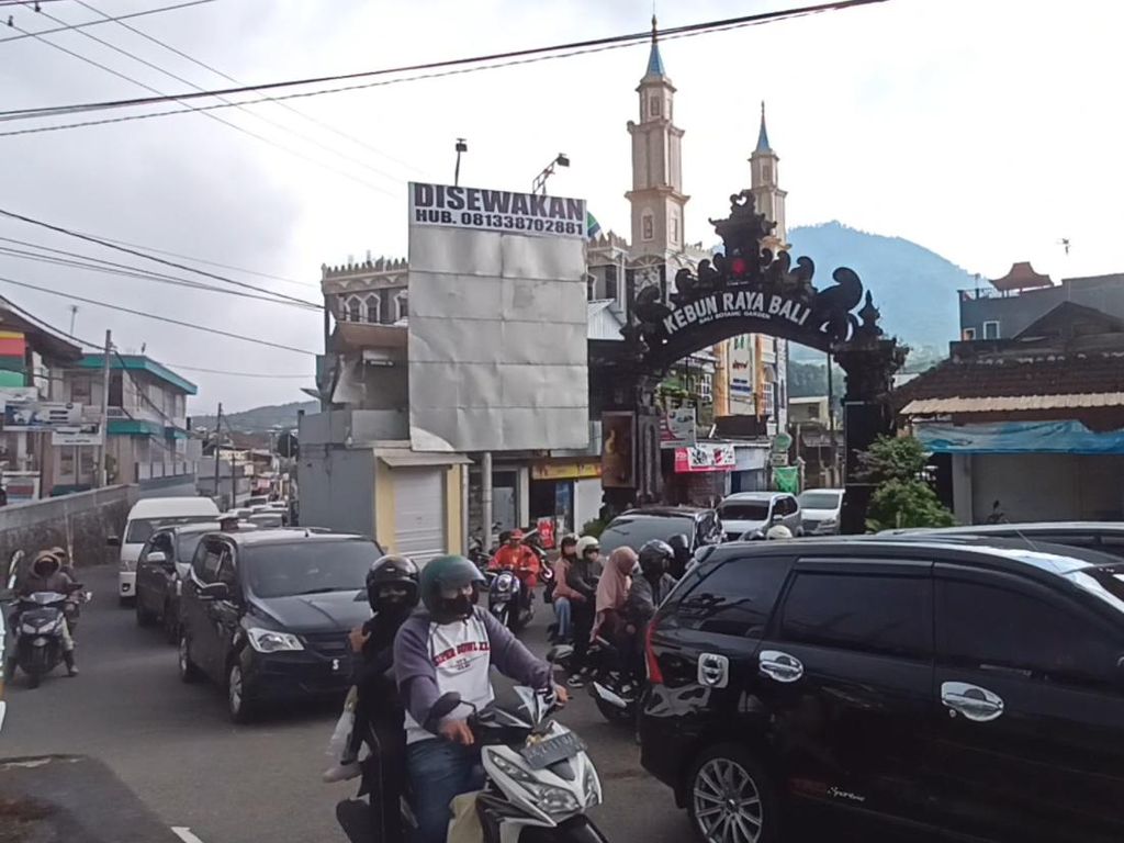 Hindari Macet Saat Arus Balik, Pelancong Pilih Pulang Lebih Awal Hindari Macet Saat Arus Balik, Pelancong Pilih Pulang Lebih Awal