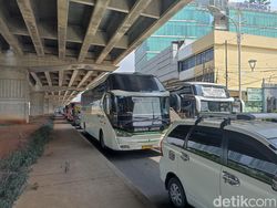 Perjalanan Tambah 4 Jam, Sopir Bus Antarkota Keluhkan One Way Arus Balik