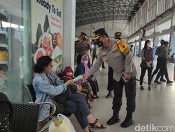 Geliat Arus Balik Lebaran di Terminal Purabaya, Bus Malam Penuh Penumpang