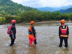 Cari Aira yang Hanyut di Sumedang, Tim SAR Sisir Sungai Indramayu