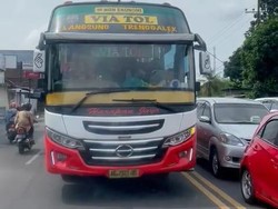 Cerita Pengemudi VW Adang Bus Ugal-ugalan yang Lawan Arah di Tulungagung
