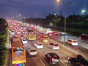 One Way Arus Balik Dipangkas Lagi, Kini Hanya Sampai Tol Japek Km 72 One Way Arus Balik Dipangkas Lagi, Kini Hanya Sampai Tol Japek Km 72