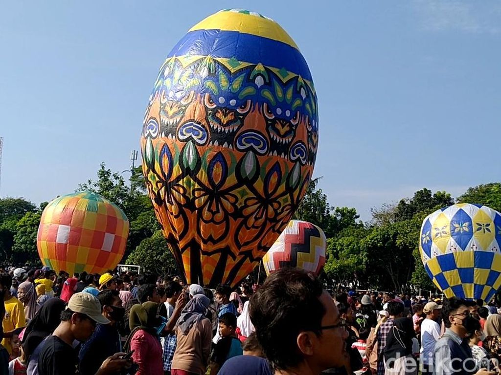 Melihat Warna-warni Atraksi Balon Udara di Kota Pekalongan