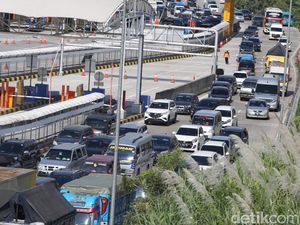 76 Ribu Kendaraan Kembali ke Jakarta Hari Ini dari 4 GT Utama 76 Ribu Kendaraan Kembali ke Jakarta Hari Ini dari 4 GT Utama