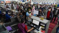 Begini Sibuknya Bandara Soetta-Kualanamu di Puncak Arus Balik Lebaran