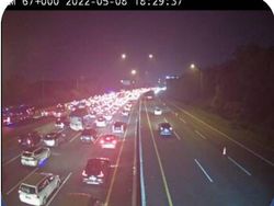 Update Arus Balik: Kendaraan Padat Merayap Arah Jakarta di Tol Japek