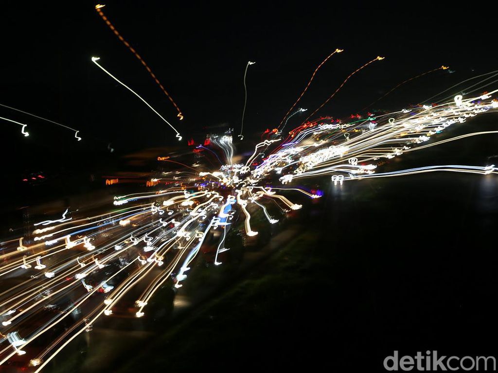 Tol Cikampek Arah Jakarta Padat Merayap Tol Cikampek Arah Jakarta Padat Merayap