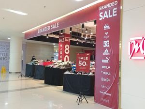 Cara Warga Habiskan THR di Hari Terakhir Libur: Berburu Diskon dan ke Bioskop