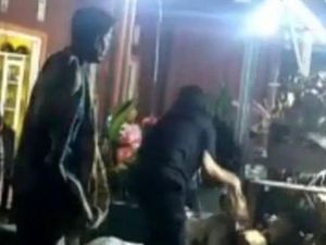 Viral 2 Remaja Ngamuk-Bongkar Dagangan Keluarga di Bone, Polisi Damaikan