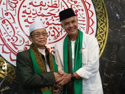 Ganjar Sowan ke Ulama Besar NU di Makassar