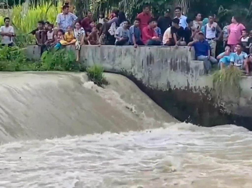 Remaja di Batu Bara Hilang usai Melompat ke Sungai Berarus Deras