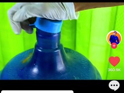 Diperbesar 1000 Kali Air Galon Isi Ulang Rp 5.000, Ada Benda Aneh di Dalamnya