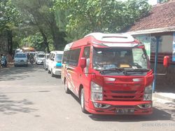 Pengunjung Membeludak, Jalur Pantai Watu Ulo-Papuma Diberlakukan Satu Arah