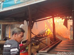 Kebakaran Pasar Ngadiluwih Kediri Padam Setelah 3 Jam Pemadaman
