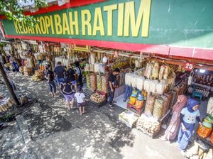 Laris Manis Penjualan Oleh-oleh di Puncak Saat Libur Lebaran Laris Manis Penjualan Oleh-oleh di Puncak Saat Libur Lebaran