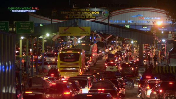 Penampakan Kepadatan Arus Balik Lebaran di Pelabuhan Bakauheni