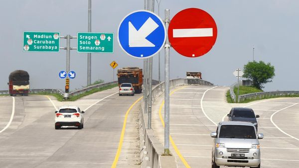 Potret Puncak Arus Balik di Tol Ngawi-Solo