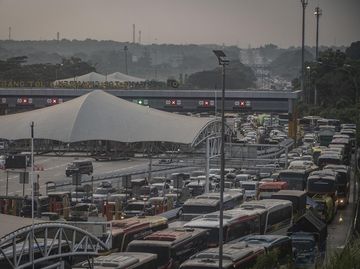 Puncak Arus Balik Lebaran, Begini Suasana di GT Cikampek Utama