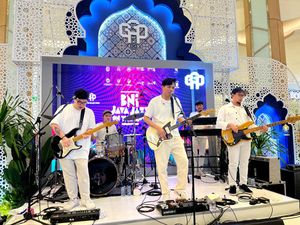 Aksi Gangga-Rendy Pandugo Riuhkan BNI Java Jazz On The Move di Bekasi Aksi Gangga-Rendy Pandugo Riuhkan BNI Java Jazz On The Move di Bekasi