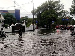 Hujan Lebat Guyur Solo, Sungai Meluap-Jalan Utama Tergenang