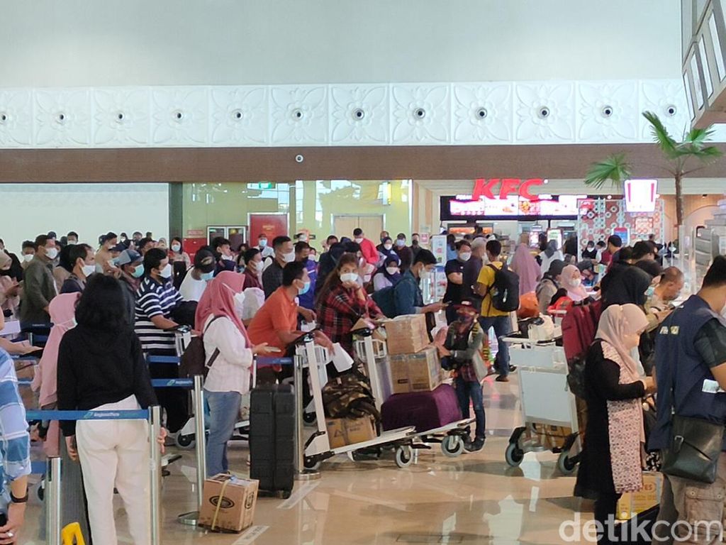 Pecah Rekor! Penumpang Bandara YIA Tembus 12.000 saat Puncak Arus Balik