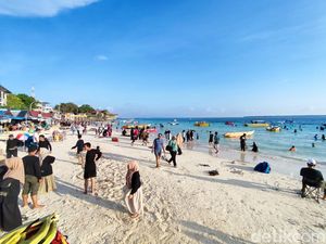 Wisatawan Tanjung Bira 55.185 Orang Selama Libur Lebaran, Setor PAD Rp 1,2 M Wisatawan Tanjung Bira 55.185 Orang Selama Libur Lebaran, Setor PAD Rp 1,2 M