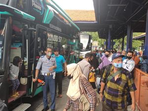 Puncak Arus Mudik Terminal Purabaya Diprediksi pada H-3 Lebaran