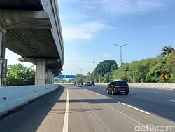 Tak Ada One Way-Contra Flow di Tol Cikampek Km 3, Lalin dari Jakarta Lancar