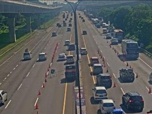One Way Diperpanjang ke Km 47 Jam 16.00, Lalin Tol Arah Cikampek Dialihkan