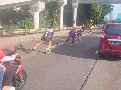 Polisi Bakal Tegur Rombongan Sepatu Roda yang Melintas di Tengah Jl Gatsu