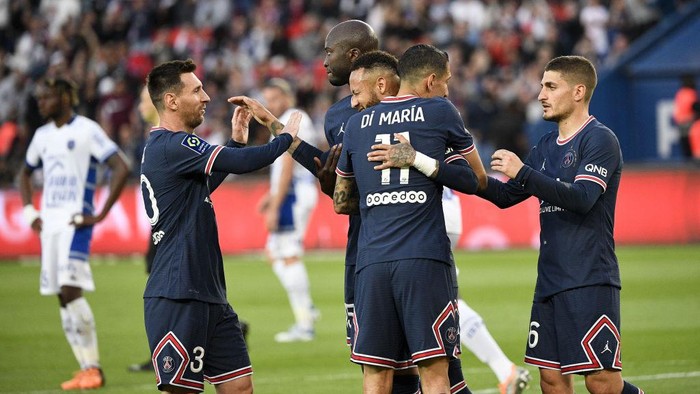 30 Lionel Leo MESSI (psg) - 06 Marco VERRATTI (psg) - 15 Danilo Luis Helio PEREIRA (psg) - 10 NEYMAR JR (psg) during the Ligue 1 Uber Eats match between Paris and Troyes at Parc des Princes on May 8, 2022 in Paris, France. (Photo by Christophe Saidi/FEP/Icon Sport via Getty Images) - Photo by Icon sport