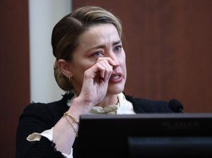 Karena Amber Heard, Banyak Wanita Ikut Jadi Korban Pelecehan di Internet Karena Amber Heard, Banyak Wanita Ikut Jadi Korban Pelecehan di Internet