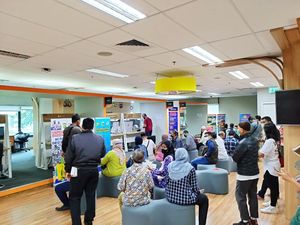 Antrean di Mal Layanan Publik Mengular, Gegara PNS WFH?