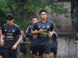 Arema FC Bakal Latihan Perdana Tanpa Pelatih dan Pemain Asing