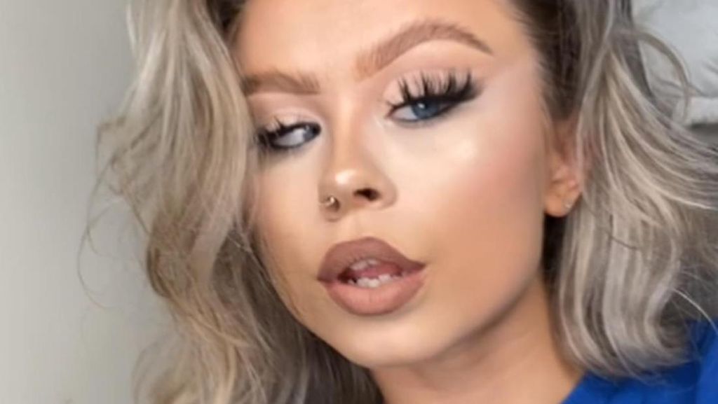 Potret Selebgram yang Viral di TikTok. PD Bikin Konten dengan Mata Juling Potret Selebgram yang Viral di TikTok. PD Bikin Konten dengan Mata Juling