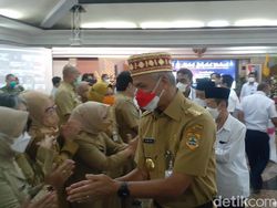 Pemprov Jateng Tak WFH Usai Lebaran, Ganjar: Bukan Tujuan Arus Balik Pemprov Jateng Tak WFH Usai Lebaran, Ganjar: Bukan Tujuan Arus Balik