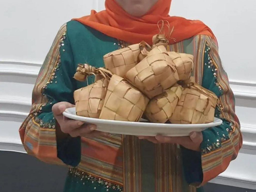 Ini Lho Rek Penjelasan Gubernur Khofifah soal Makna Ketupat Ini Lho Rek Penjelasan Gubernur Khofifah soal Makna Ketupat