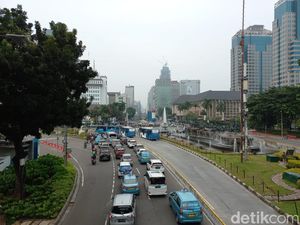 Senin Pertama Usai Libur Lebaran, Jalan Medan Merdeka Barat Ramai Lancar